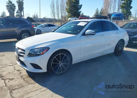 2021 Mercedes-Benz C 300 Sedan z USA, uszkodzony, nr VIN W1KWF8DB1MR639594